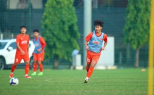 Tiền Đạo Alex Bùi Tỏa Sáng